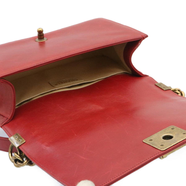 Chanel Boy  Matelasse Chain New Shoulder Bag Leather Red CC Auth knn010