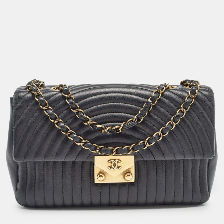 Chanel Black Quilted Leather Medium Pagoda New Bag
