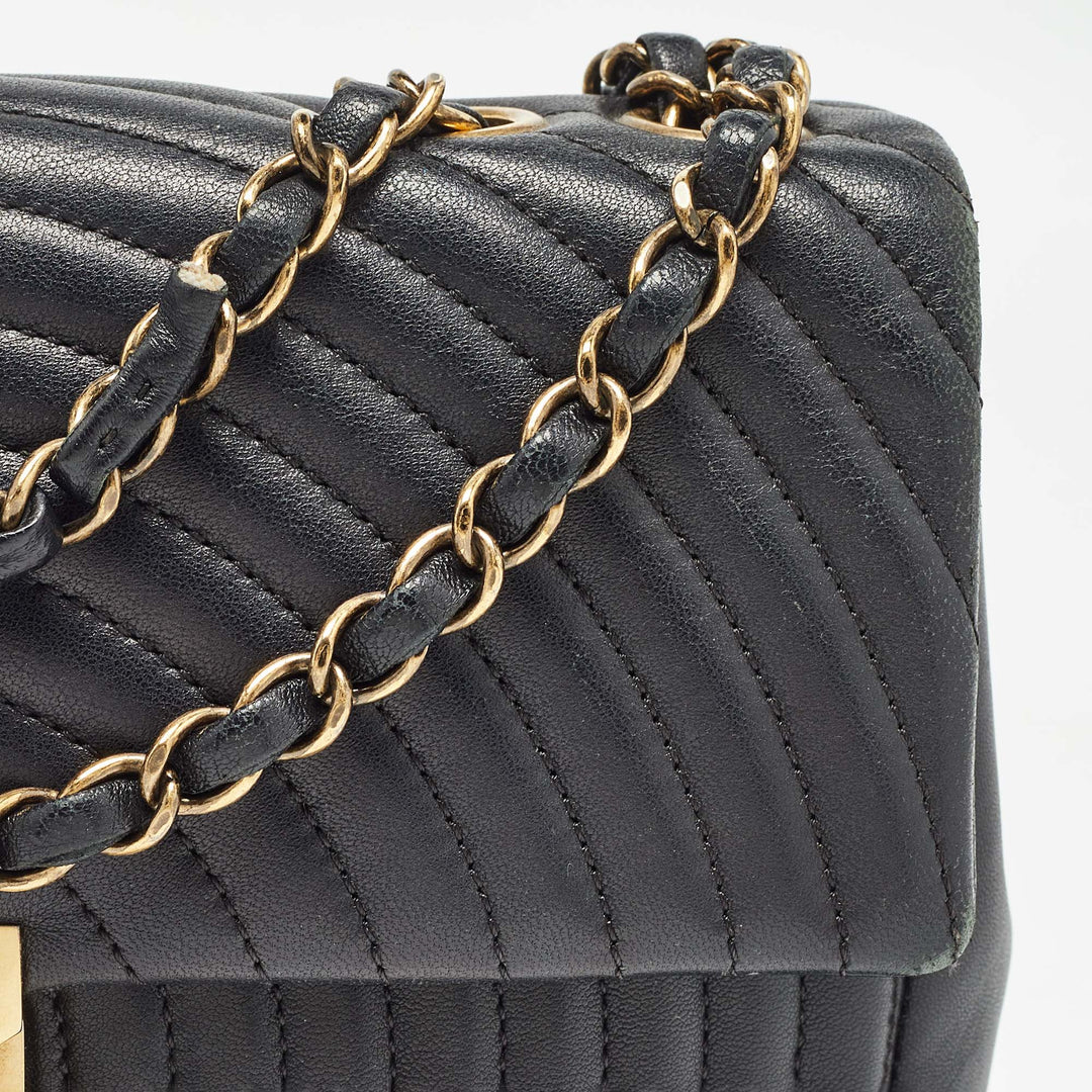 Chanel Black Quilted Leather Medium Pagoda New Bag