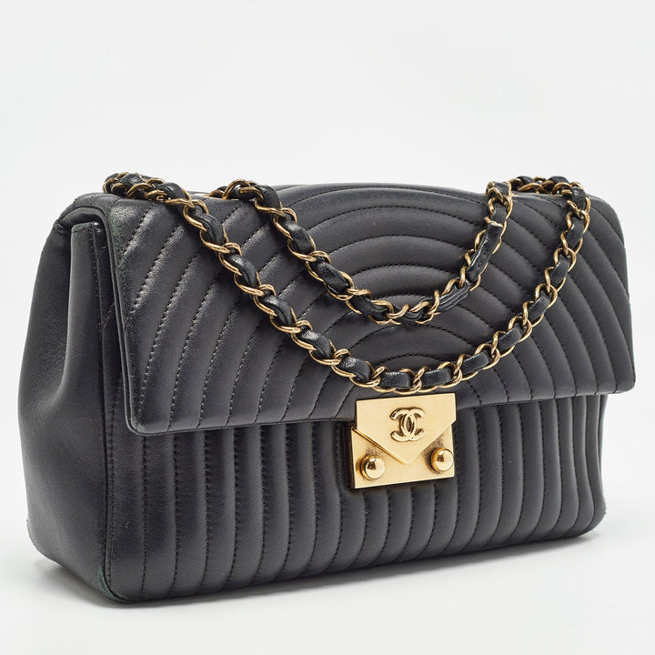 Chanel Black Quilted Leather Medium Pagoda New Bag