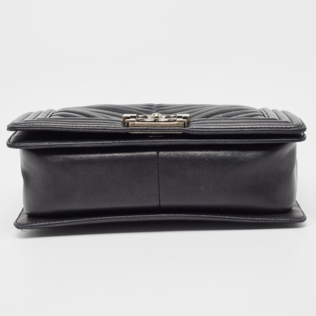 Chanel Black Chevron Pleated Leather Medium Boy New Bag