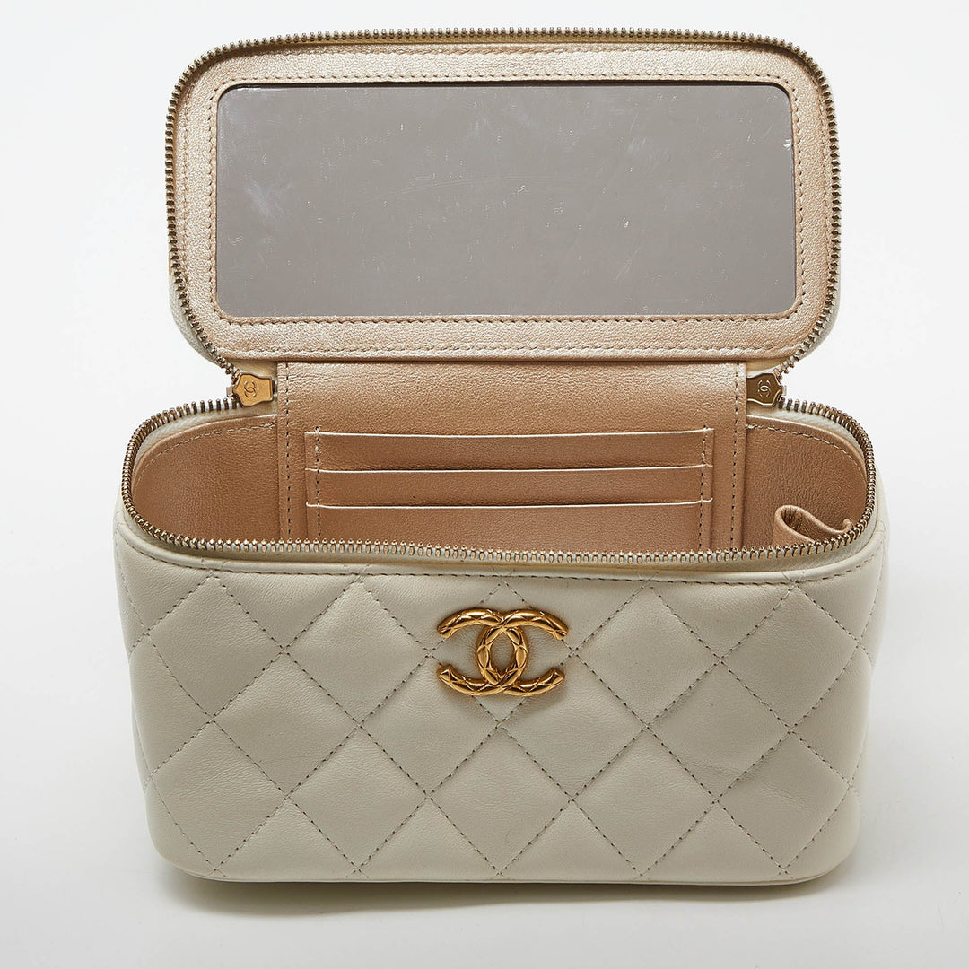 Top Quality Chanel Off White Quilted Leather Vanity Case Chain Bag