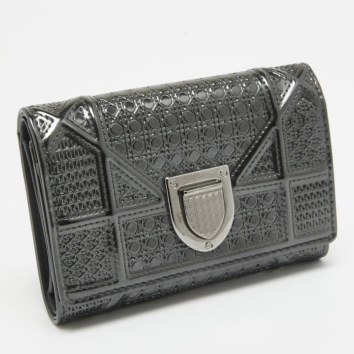 Top quality Dior Grey Microcannage Patent Leather ama Trifold Wallet