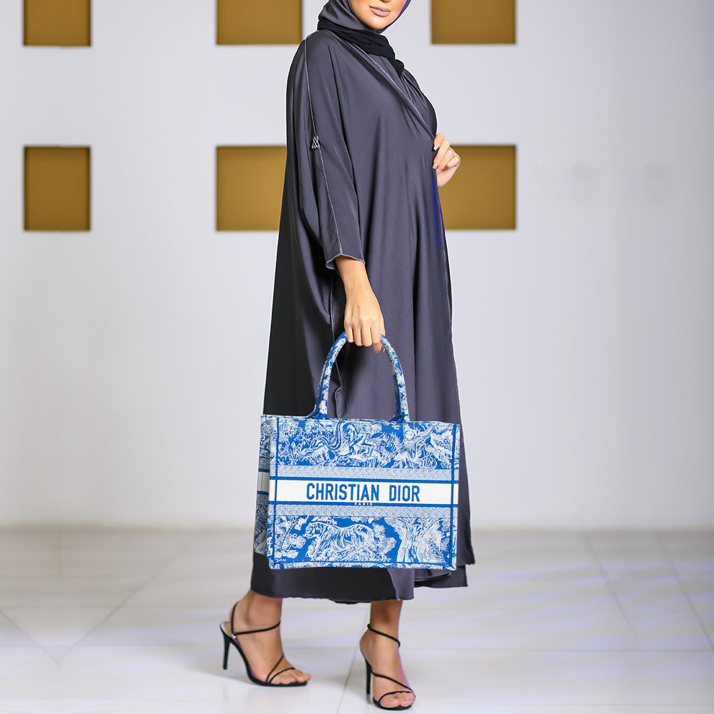 Top quality Dior Blue/White Embroidered Canvas Medium Toile de Jouy Book Tote