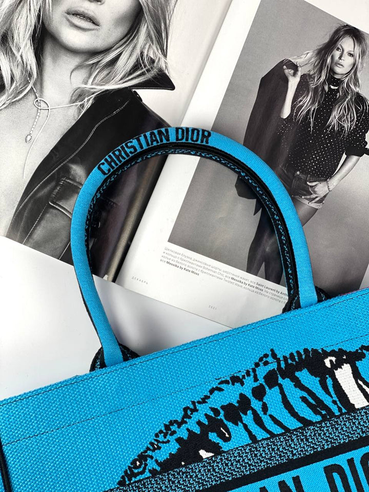 MEDIUM Top quality Dior BOOK TOTE Bright Blue and Bright Pink D-Jungle