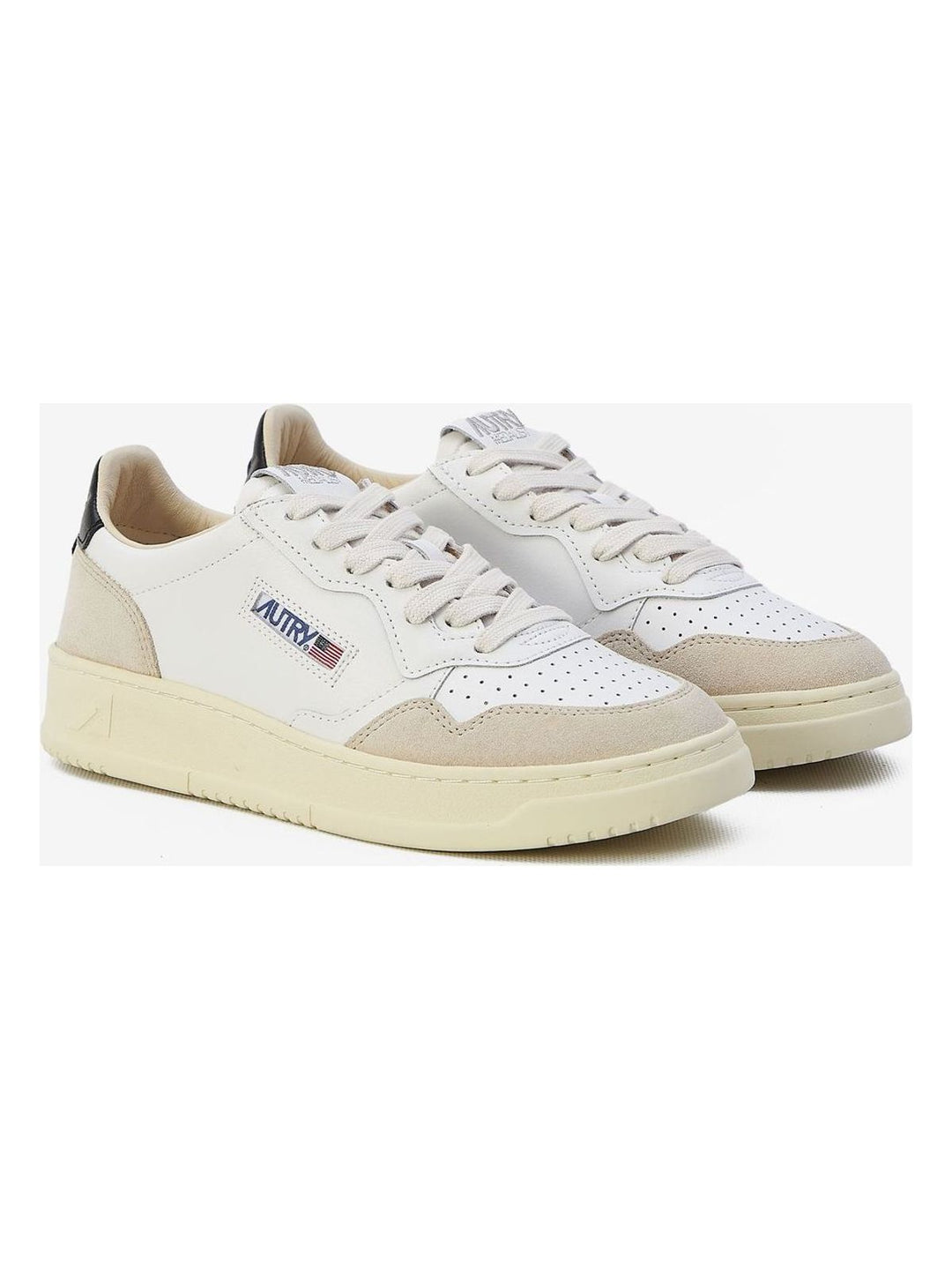 MEDALIST SNEAKERS