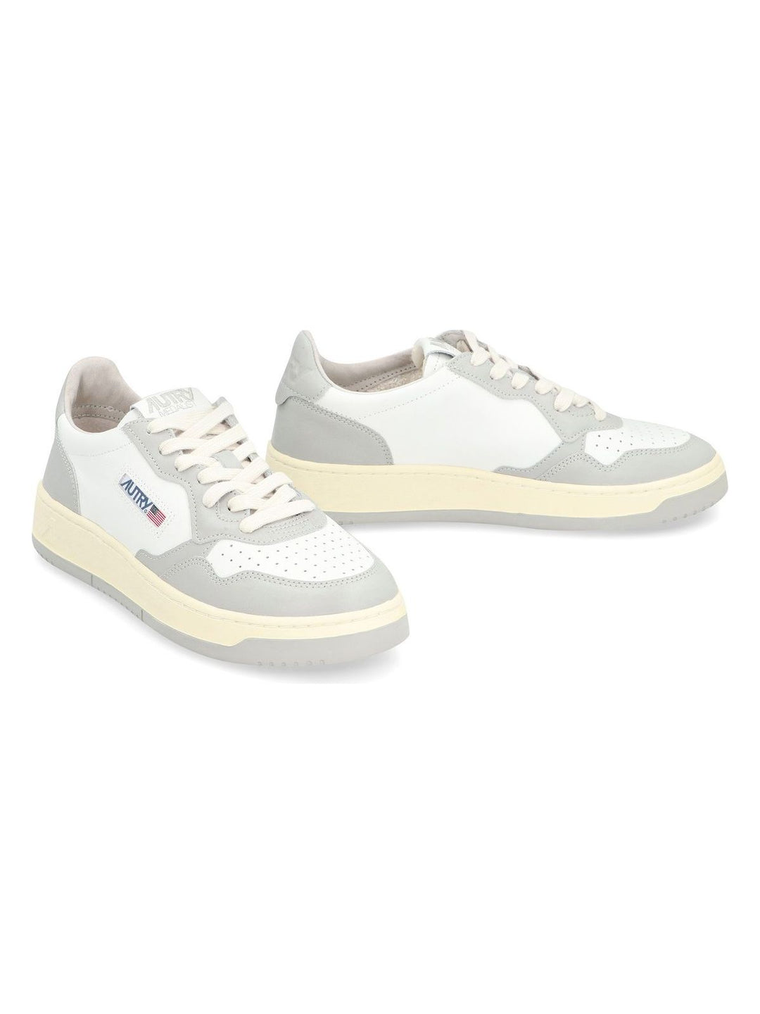 MEDALIST WHITE/GREY LEATHER TRAINER