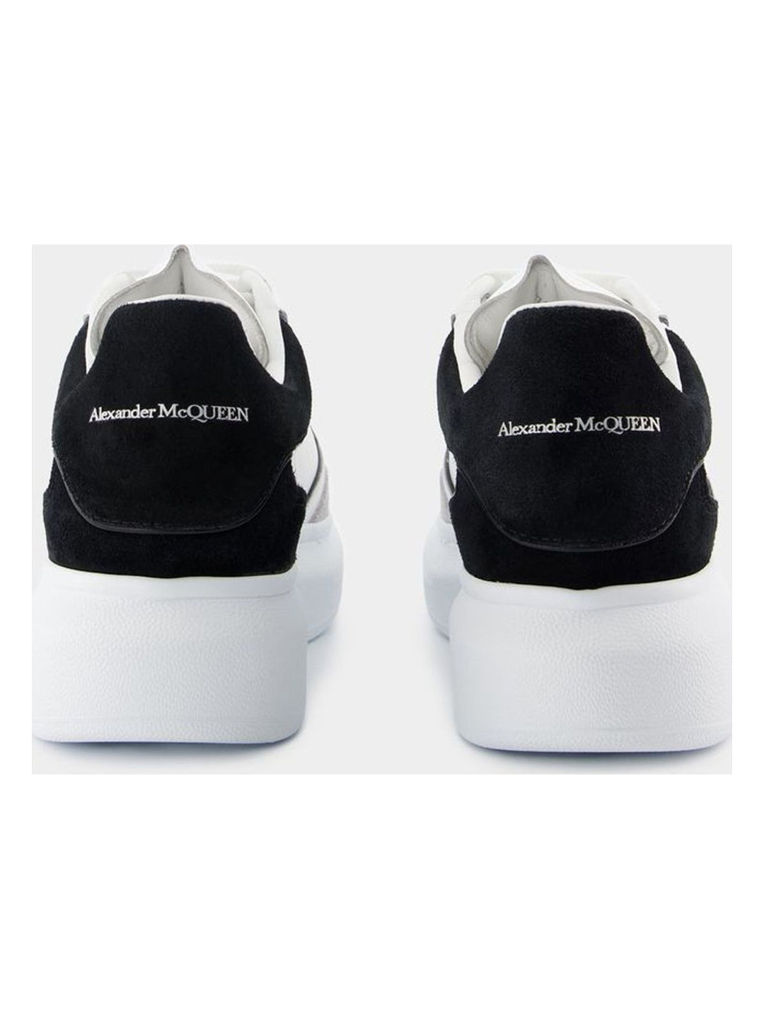 OVERSIZED SNEAKERS
