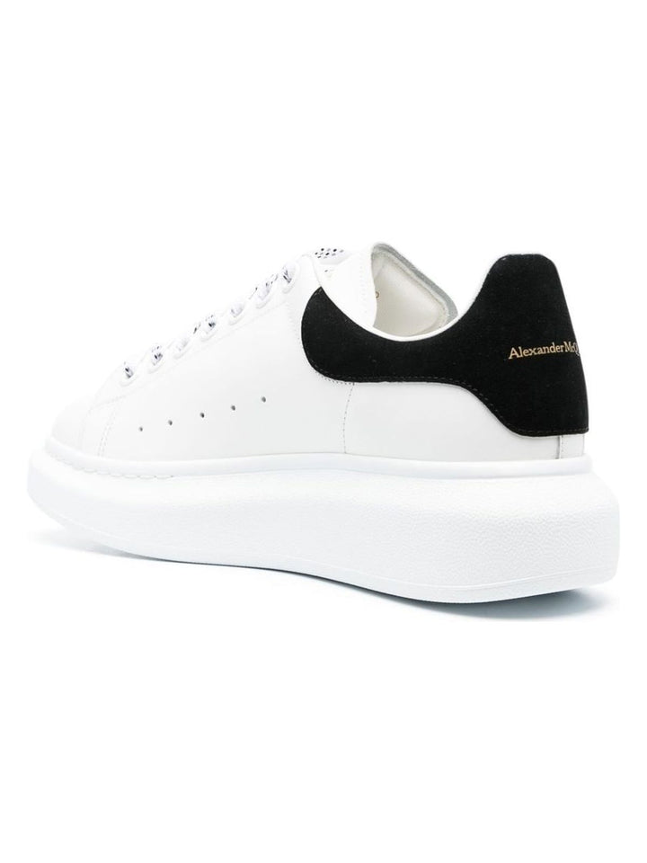 OVERSIZED SNEAKER