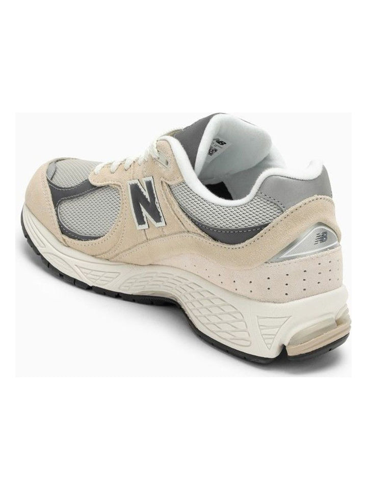 LOW M2002R SANDSTONE SNEAKERS