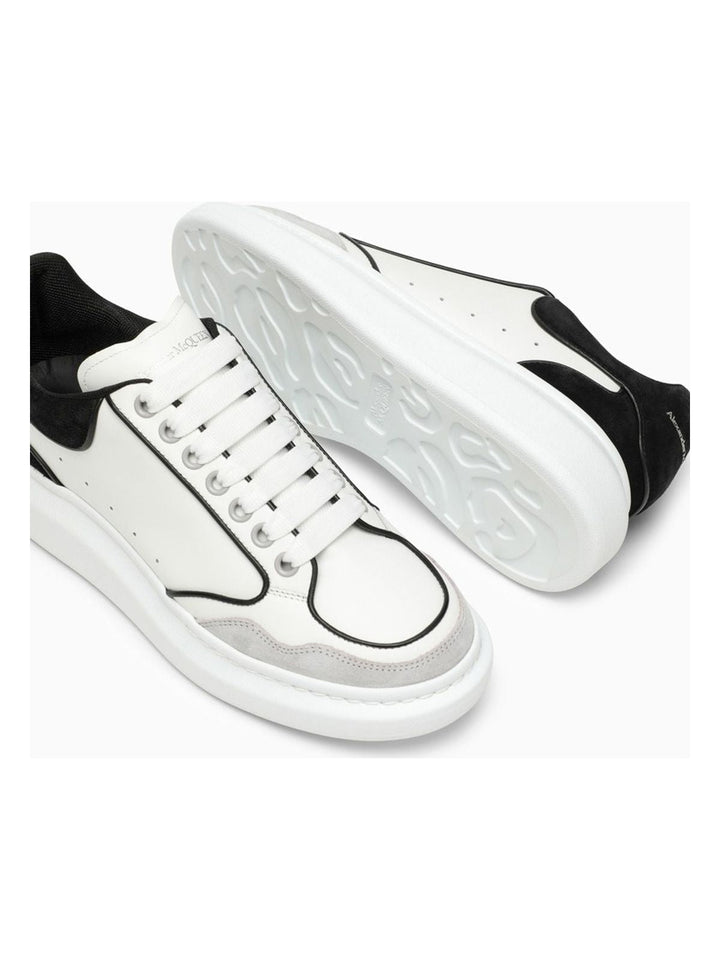 OVERSIZED SNEAKERS