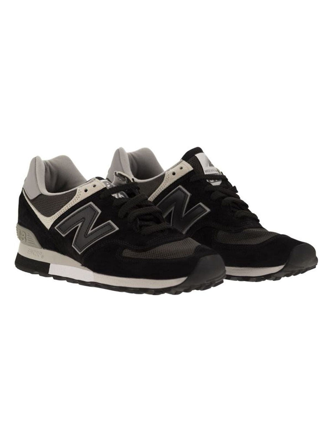 576 - SNEAKERS