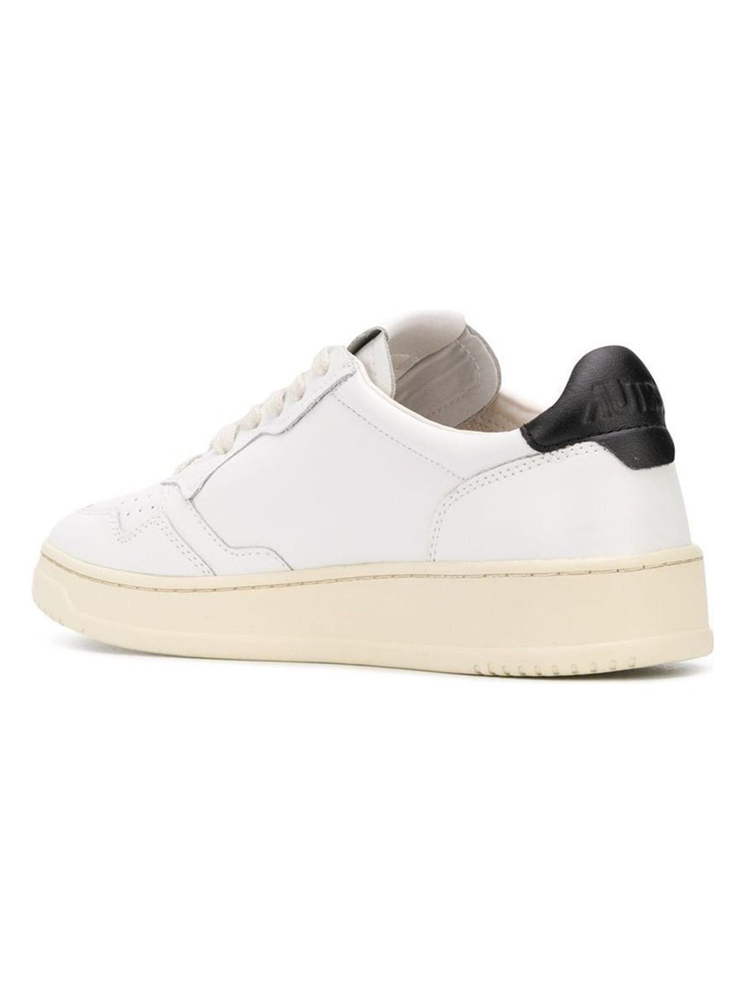 MEDALIST WHITE/BLACK TRAINER