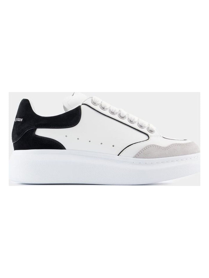OVERSIZED SNEAKERS