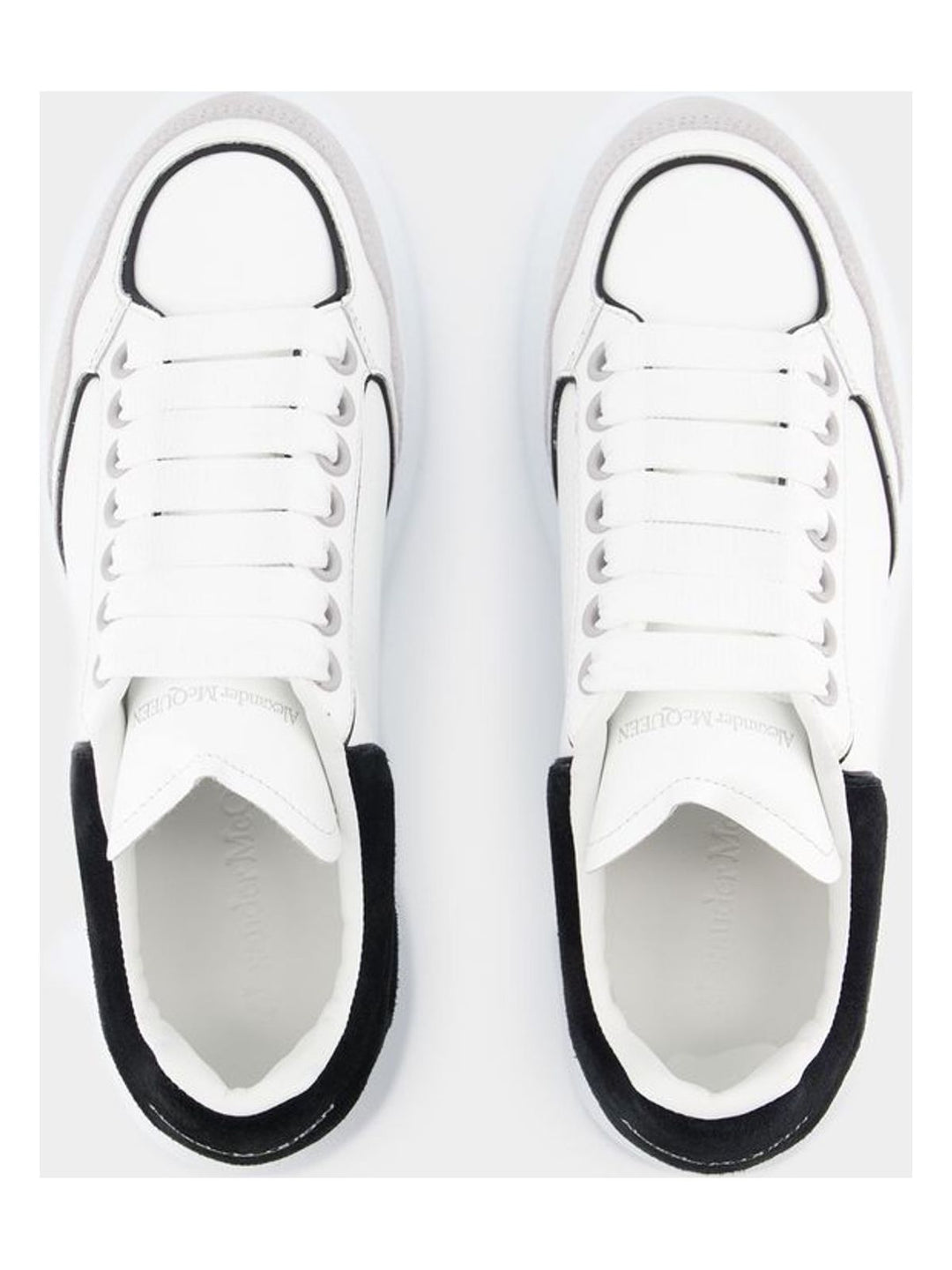 OVERSIZED SNEAKERS