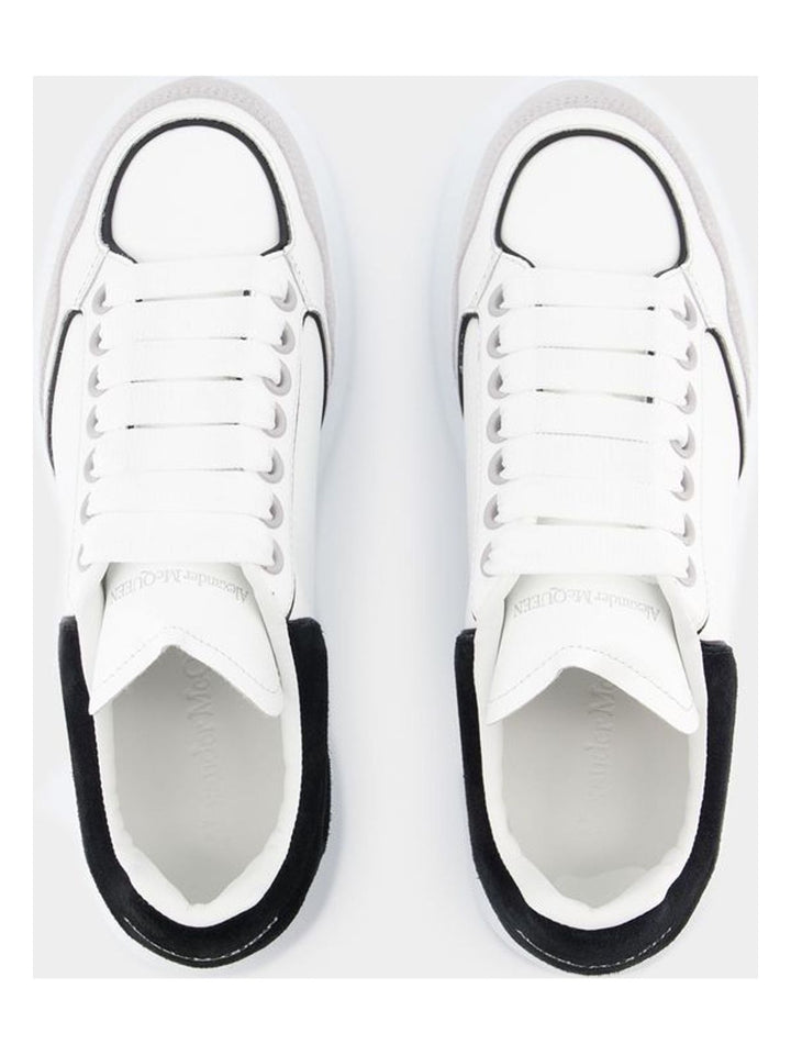 OVERSIZED SNEAKERS