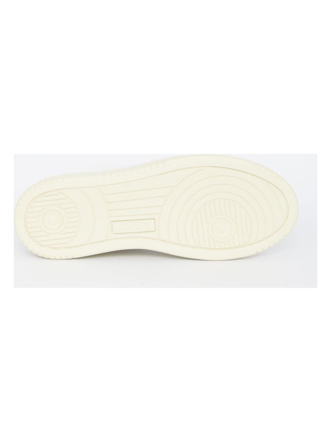 MEDALIST SNEAKERS