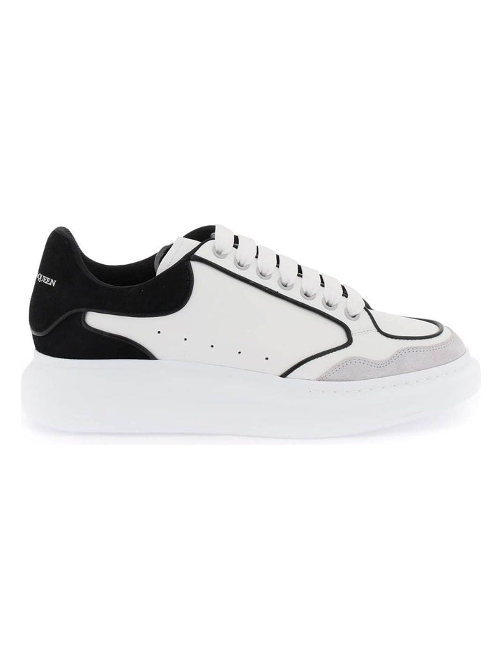 OVERSIZED SNEAKERS