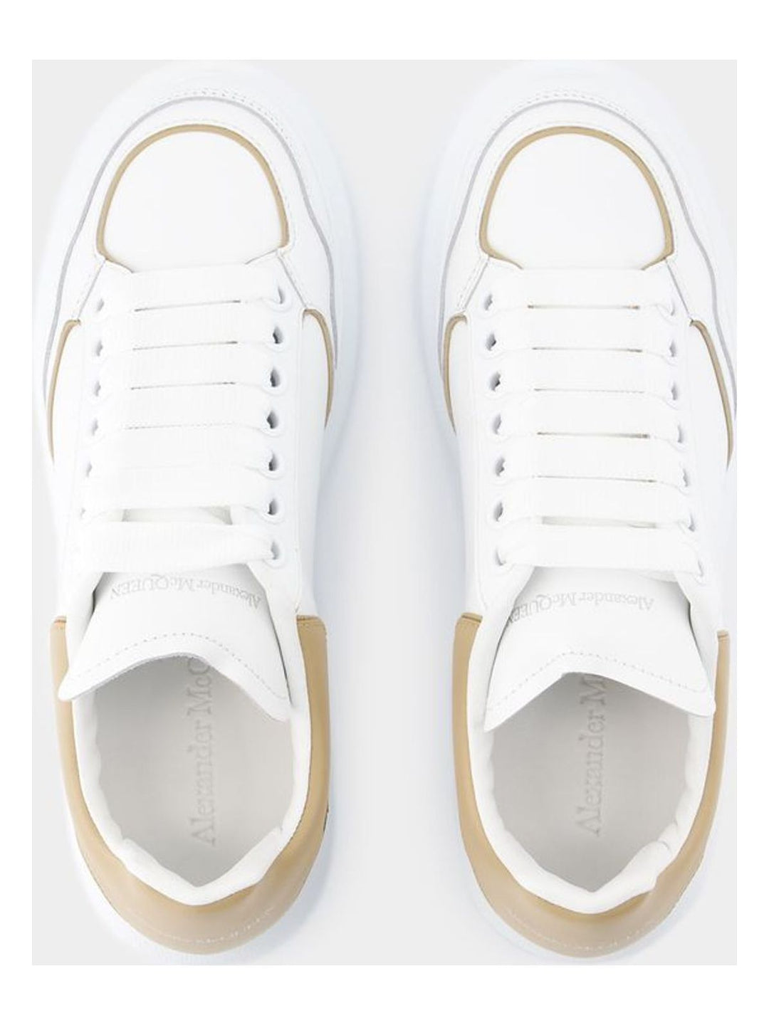 OVERSIZED SNEAKERS