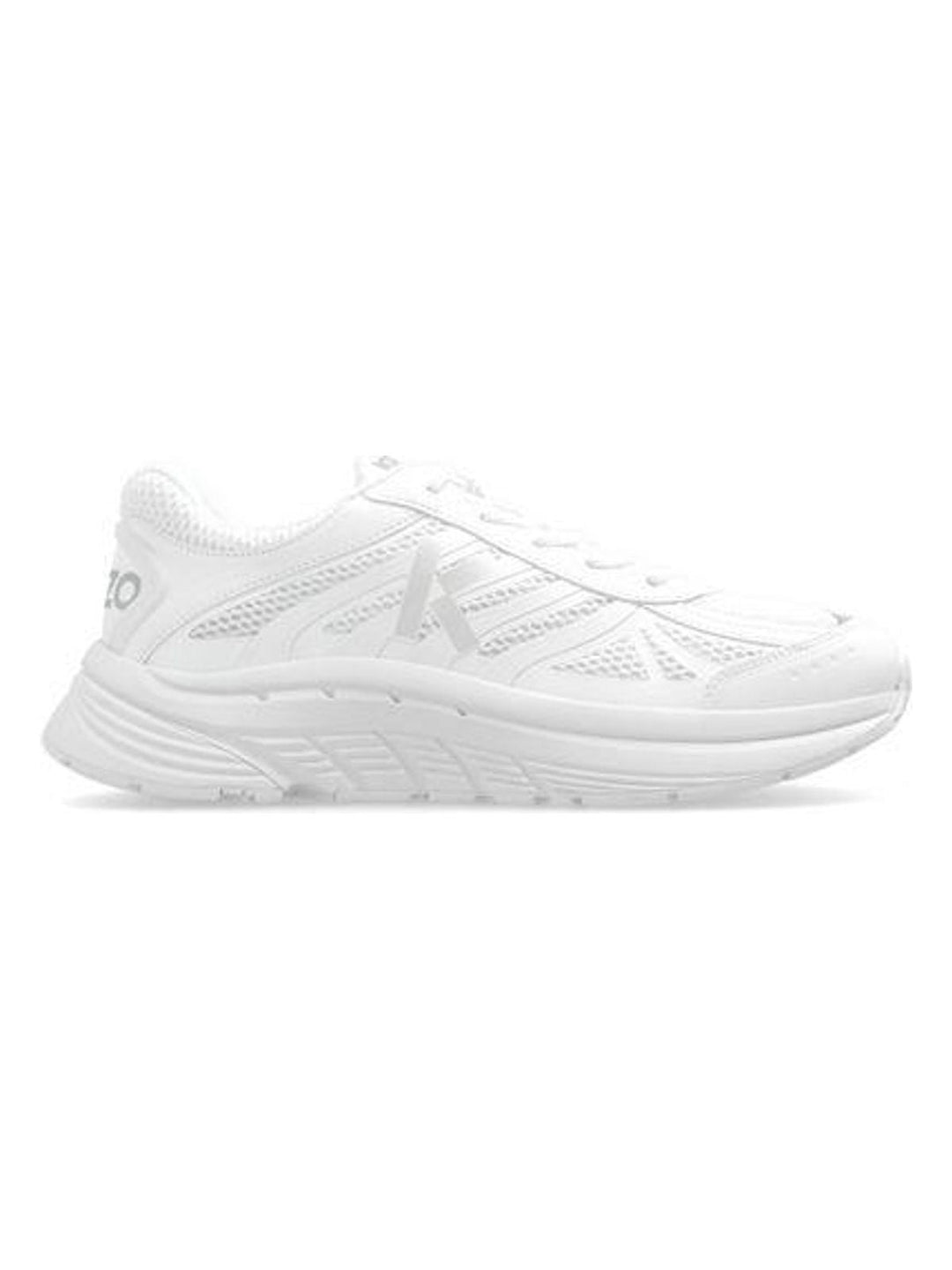 LOW TOP SNEAKER