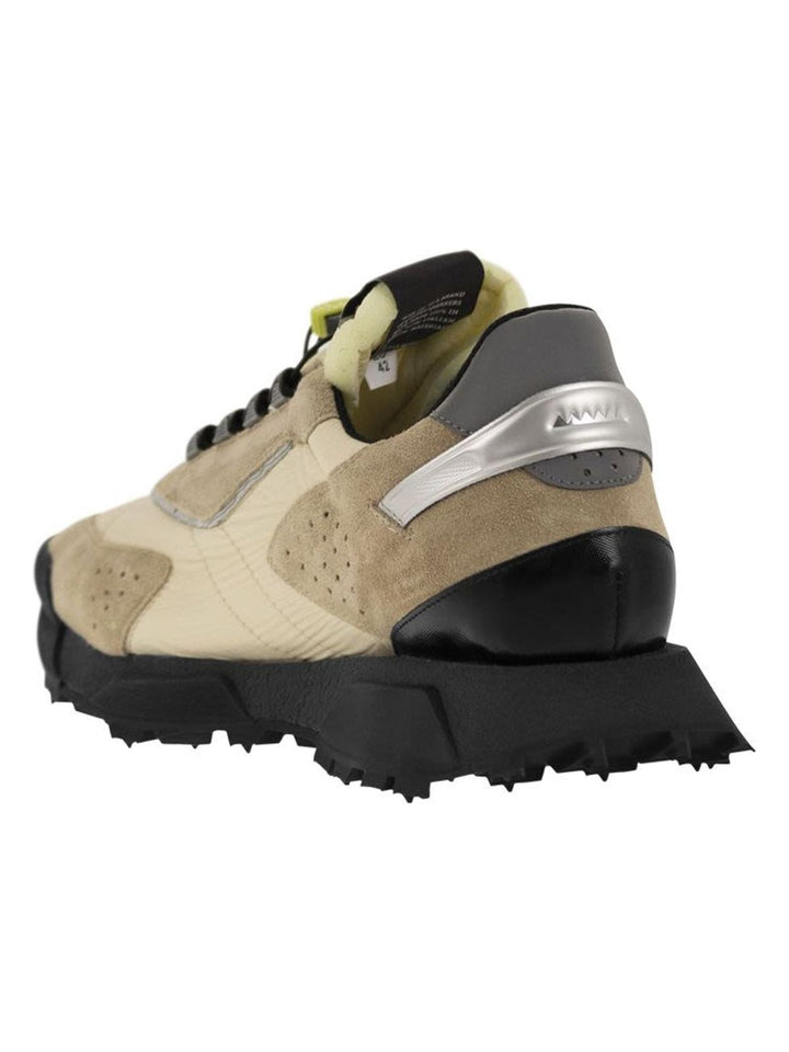 Hike Revolt Sneakers