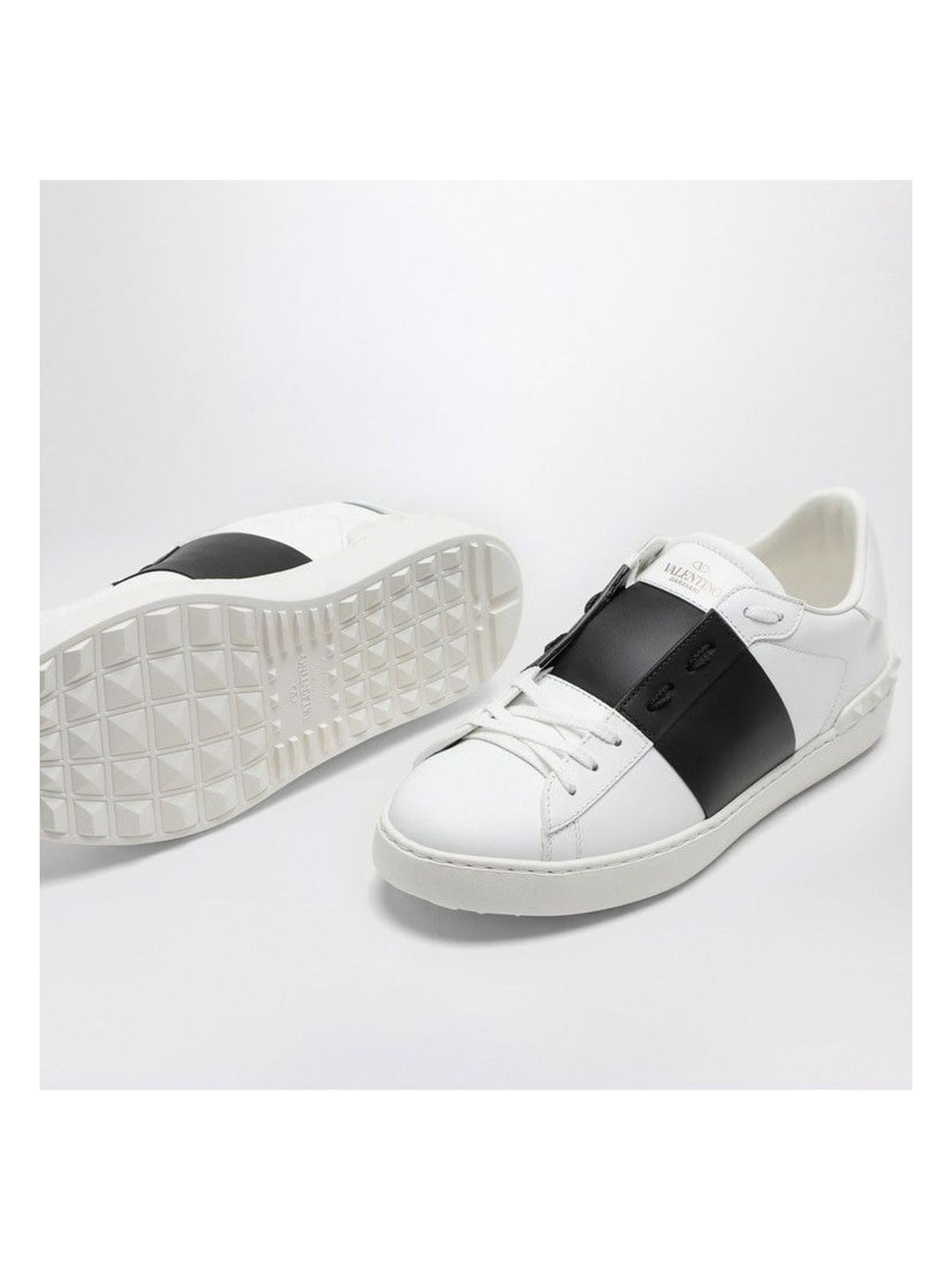 OPEN SNEAKERS