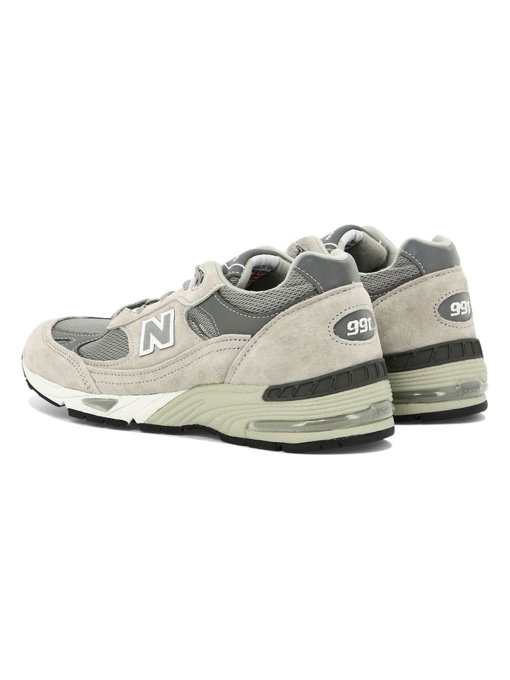 "MADE IN UK 1991" SNEAKERS
