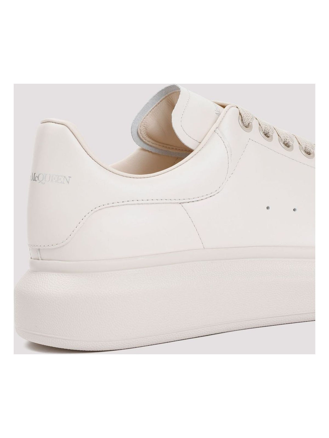 OVERSIZED SNEAKERS