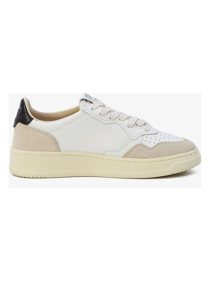 MEDALIST SNEAKERS