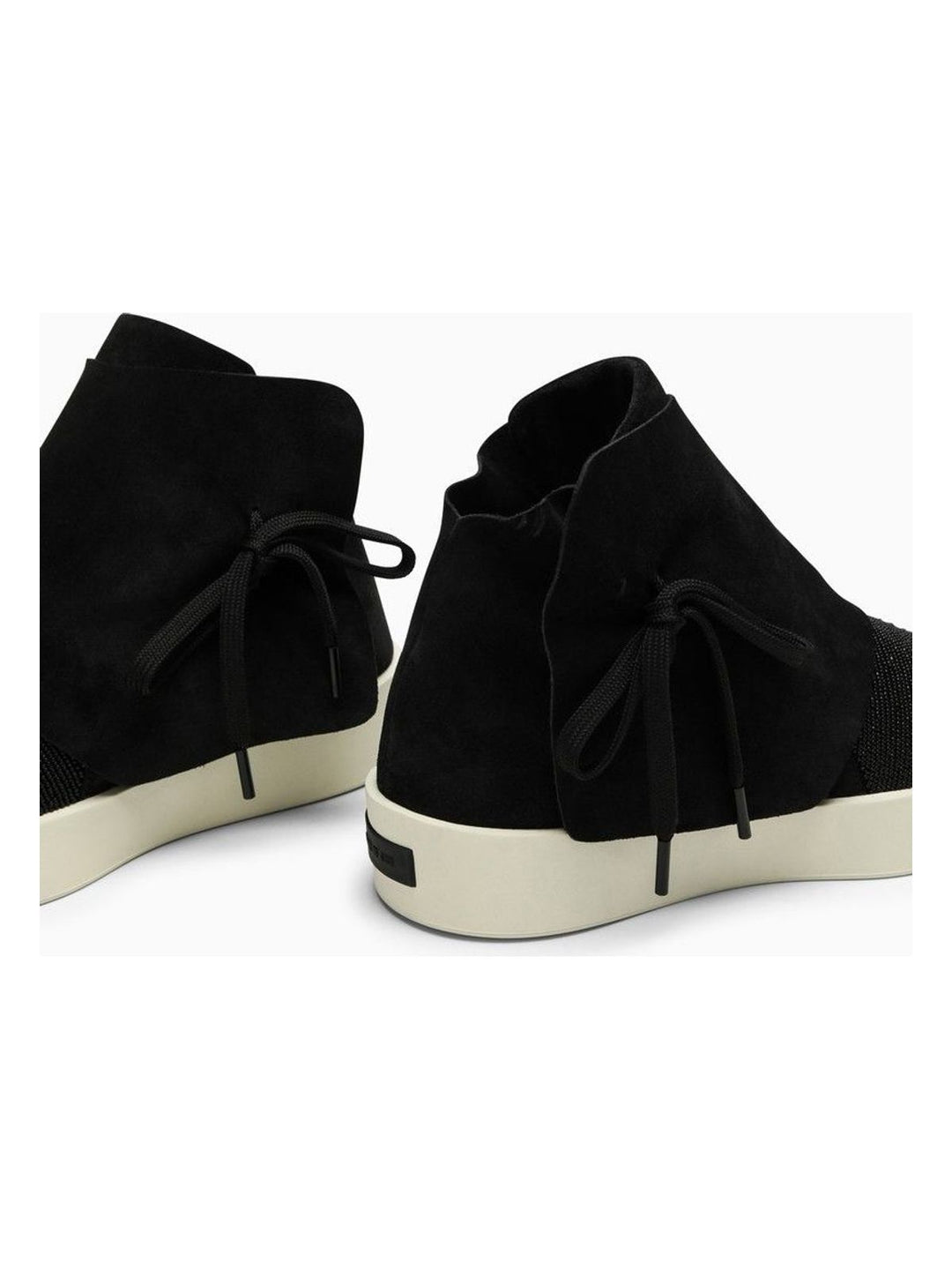 MOC HI BLACK SNEAKER