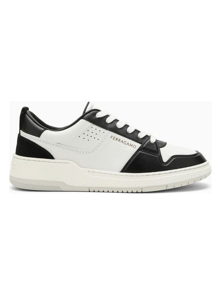 LOW BLACK/WHITE LEATHER TRAINER