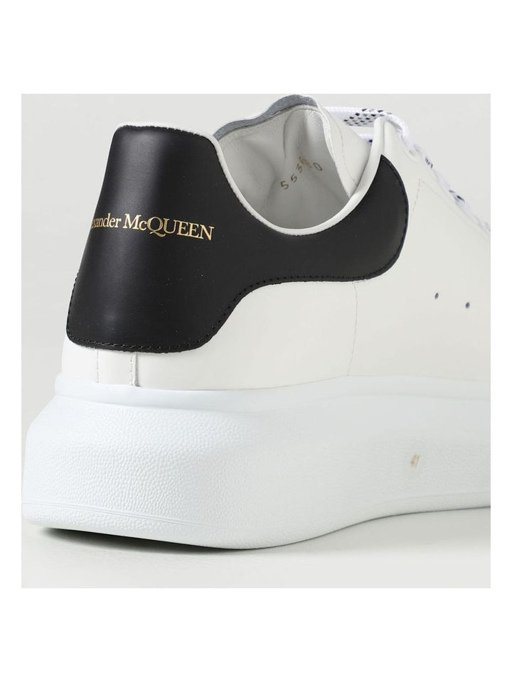 OVERSIZED SNEAKER