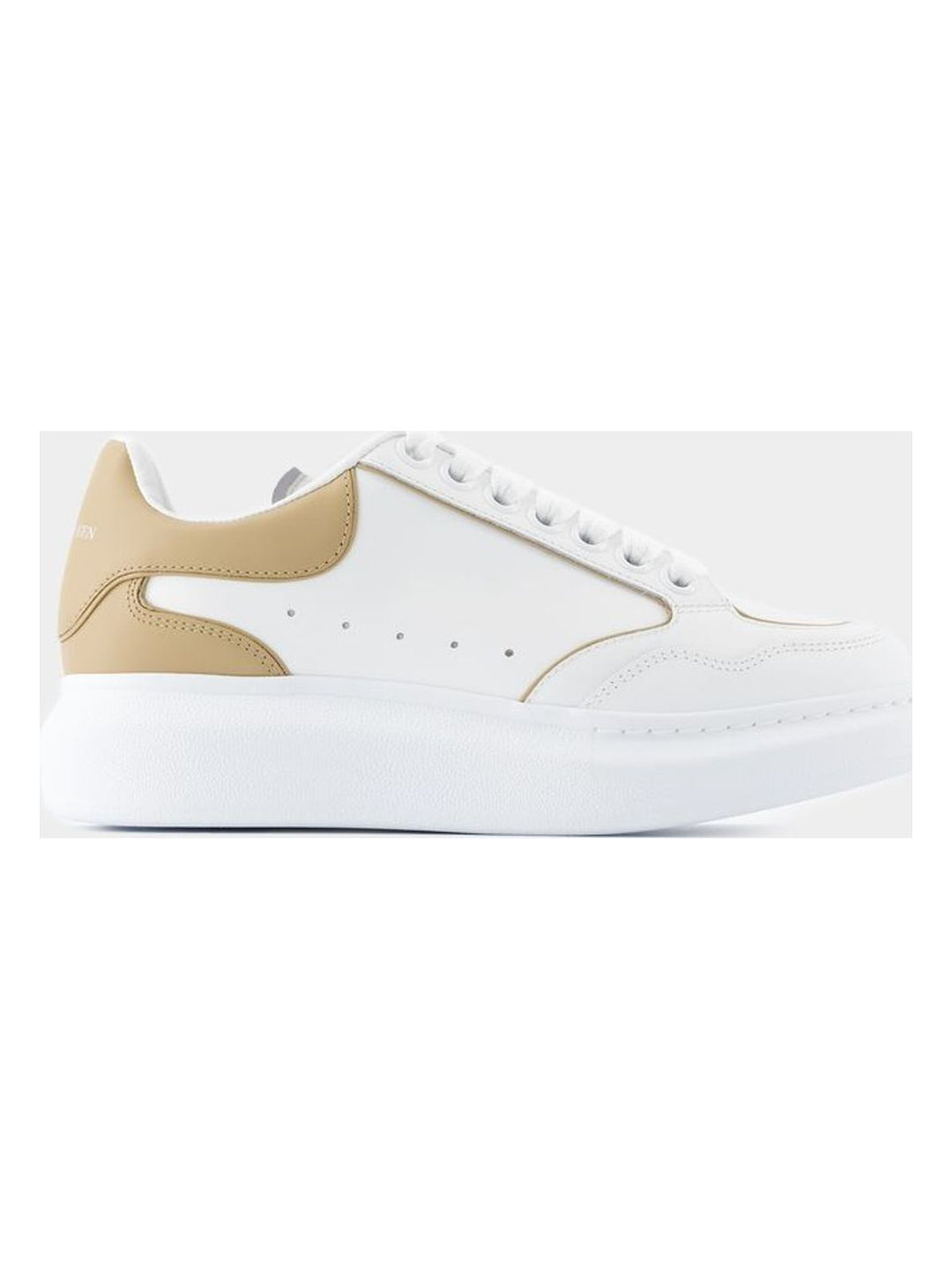 OVERSIZED SNEAKERS