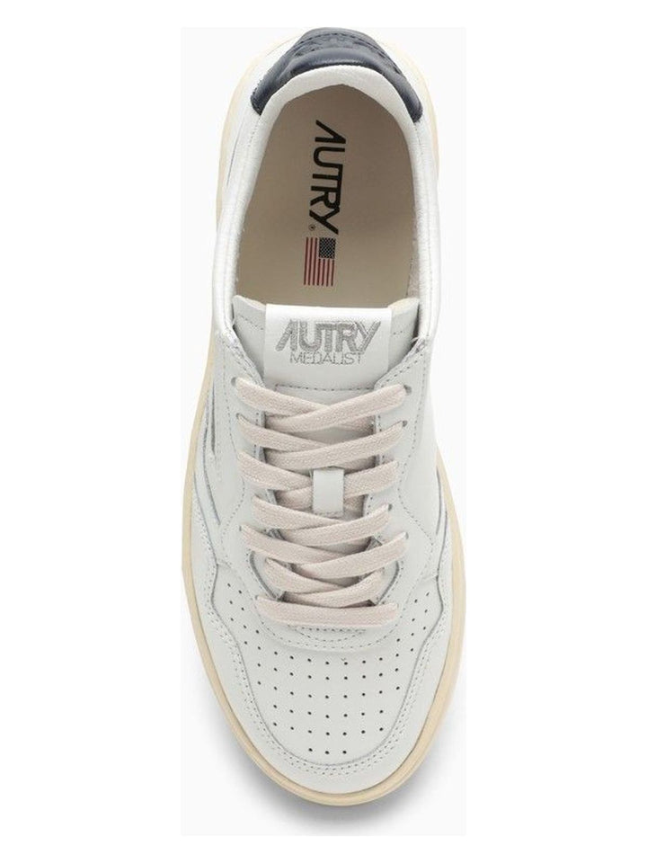 MEDALIST WHITE/SPACE TRAINER