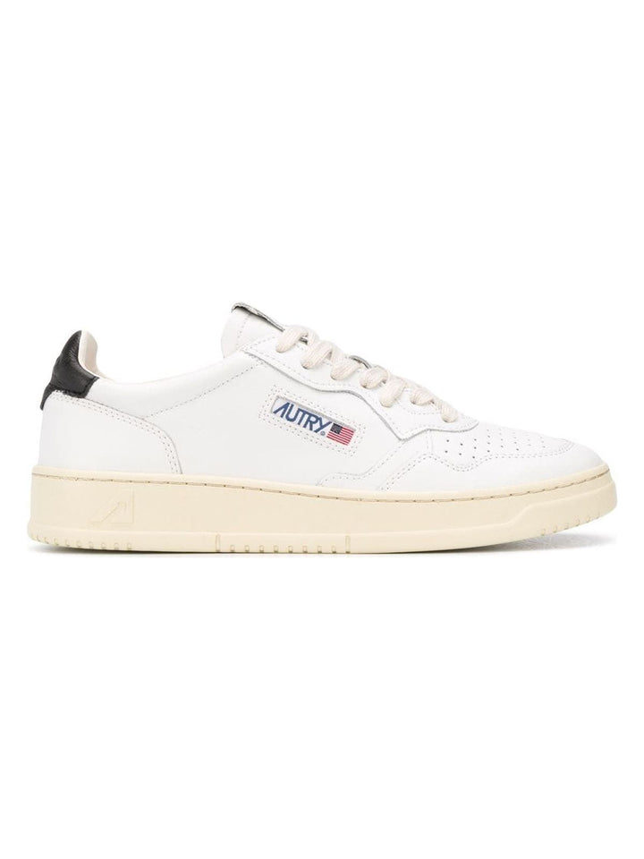MEDALIST WHITE/BLACK TRAINER