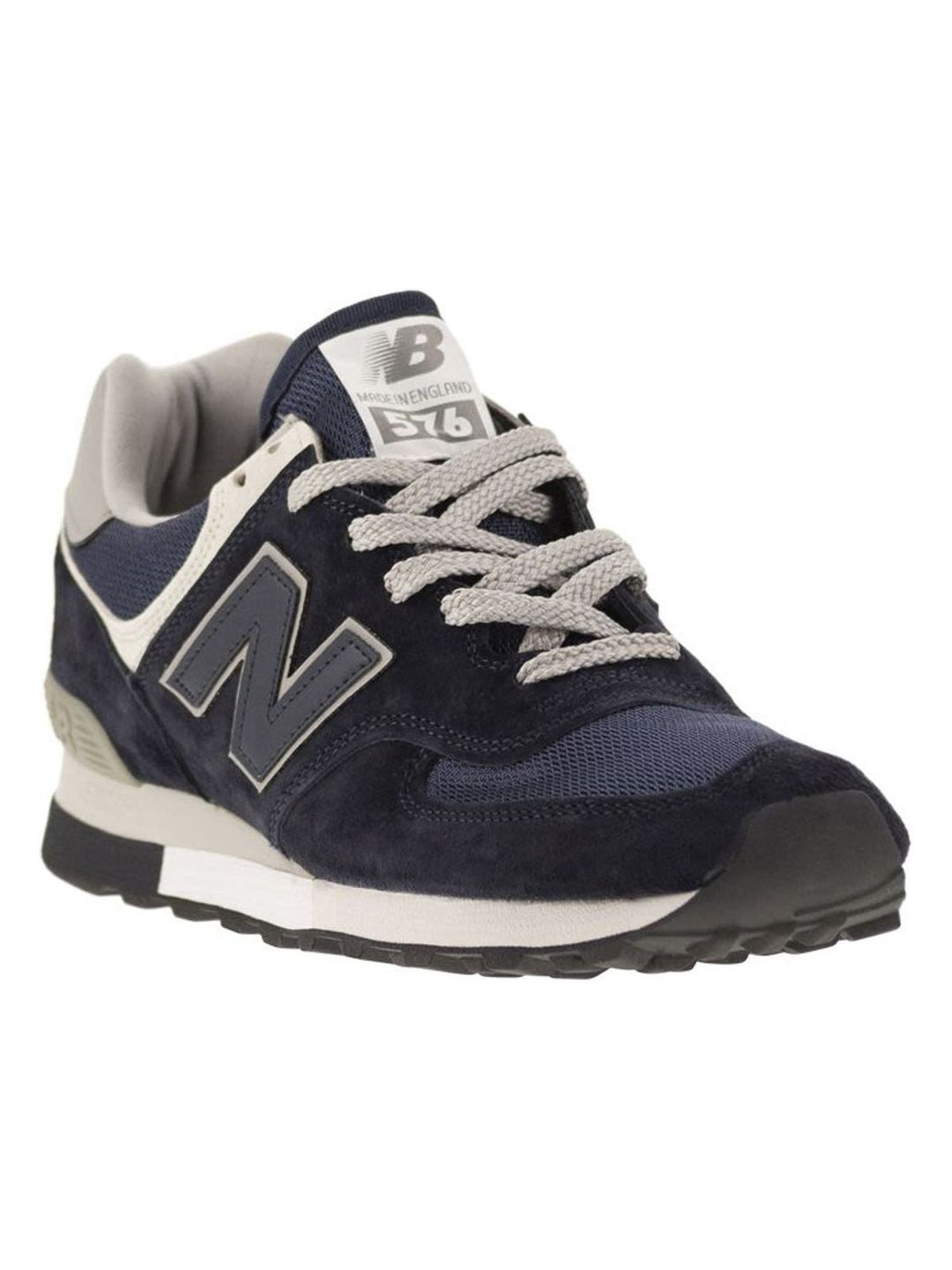 576 - SNEAKERS