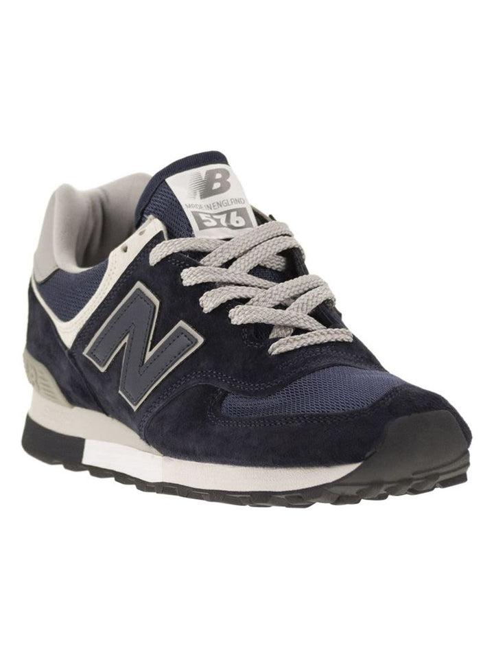 576 - SNEAKERS