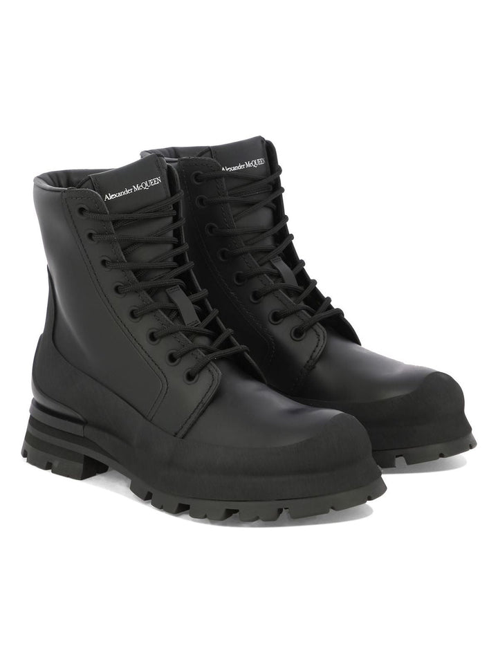 "WANDER" LACE-UP BOOTS