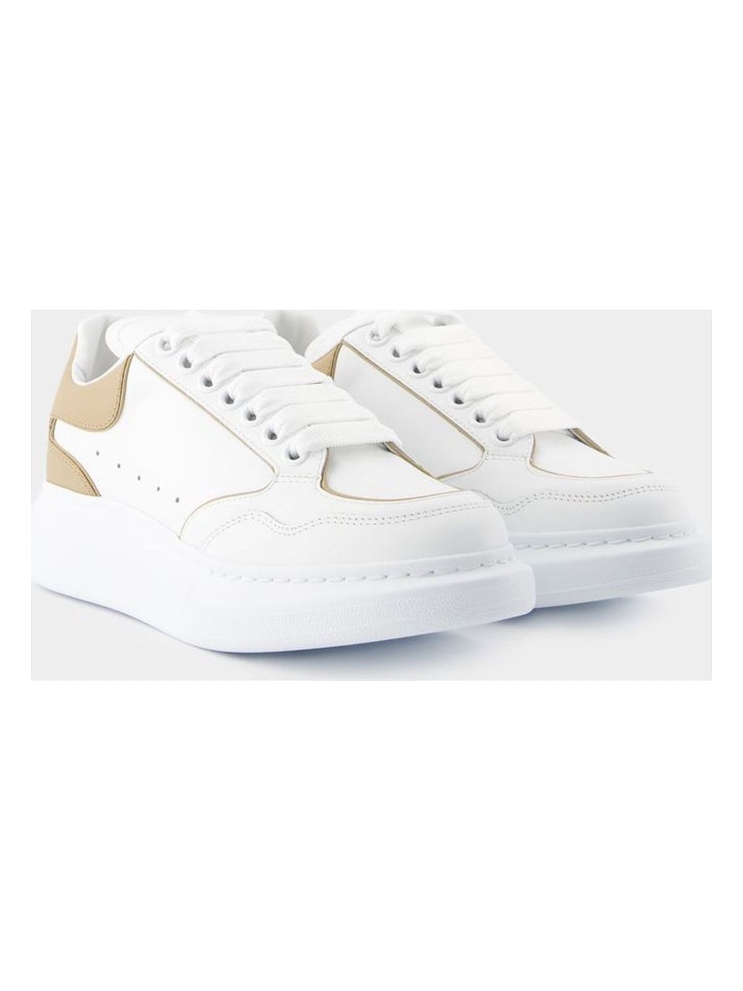 OVERSIZED SNEAKERS