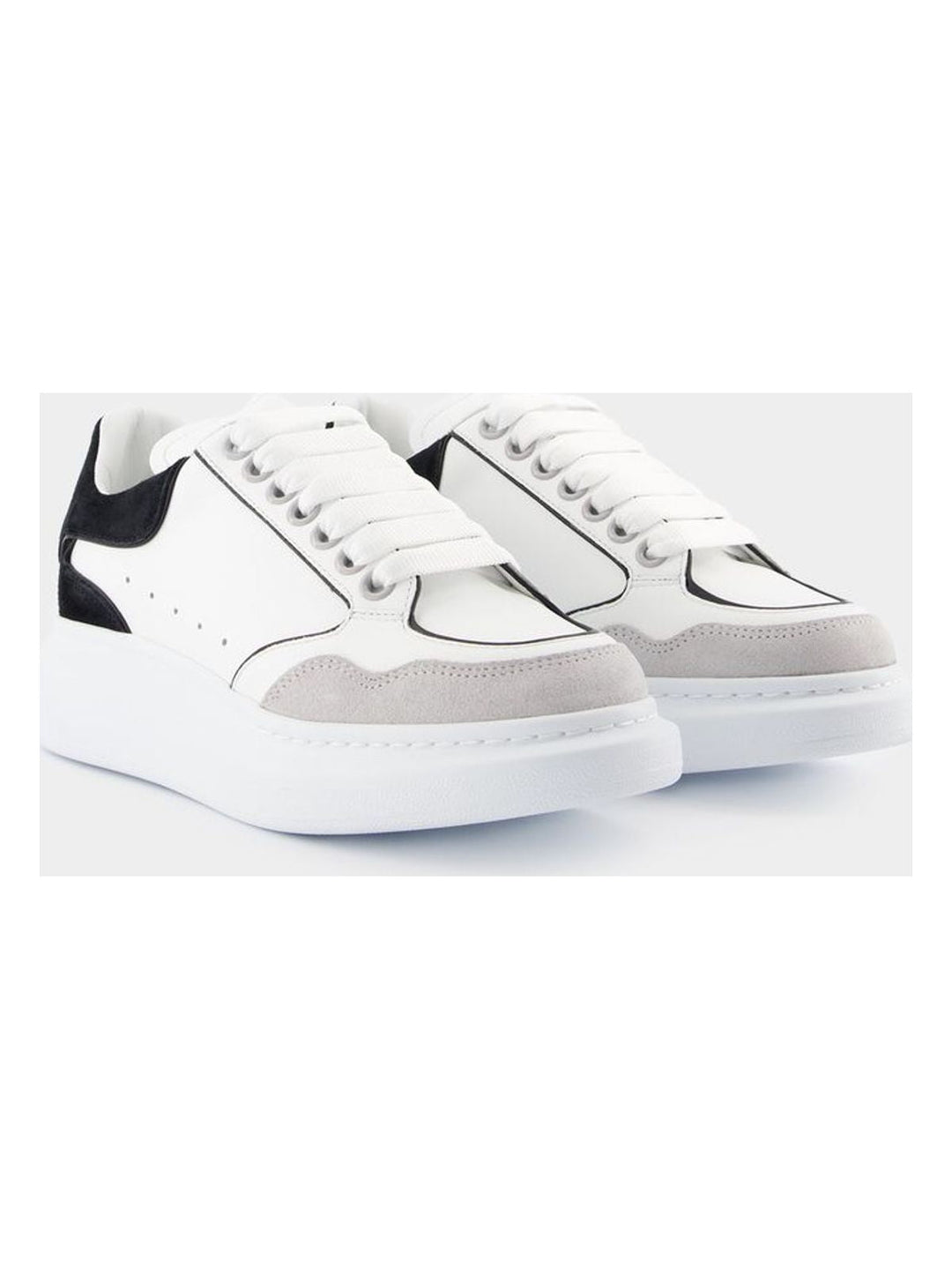 OVERSIZED SNEAKERS