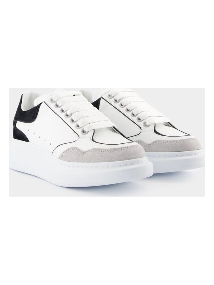 OVERSIZED SNEAKERS