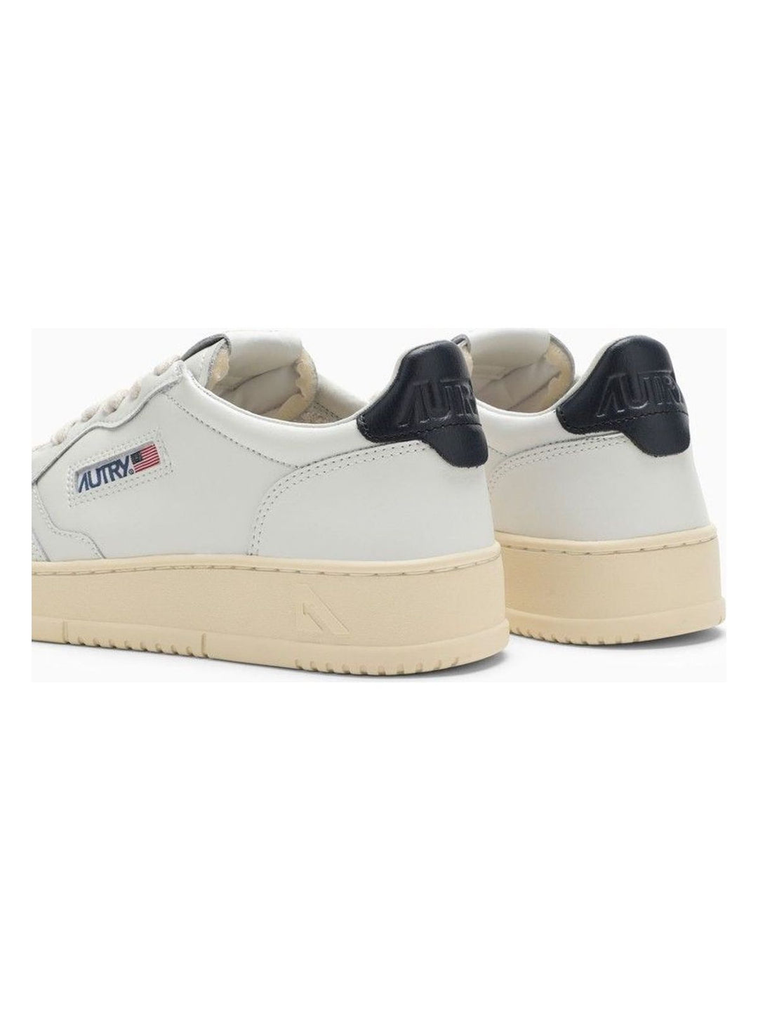 MEDALIST WHITE/SPACE TRAINER