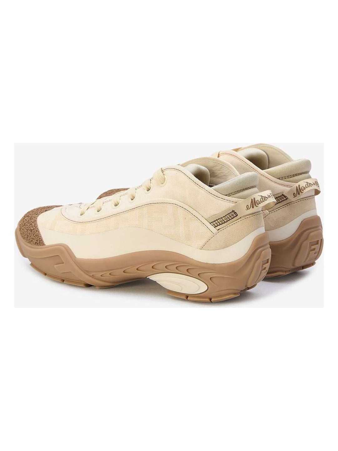 Tag Sneakers