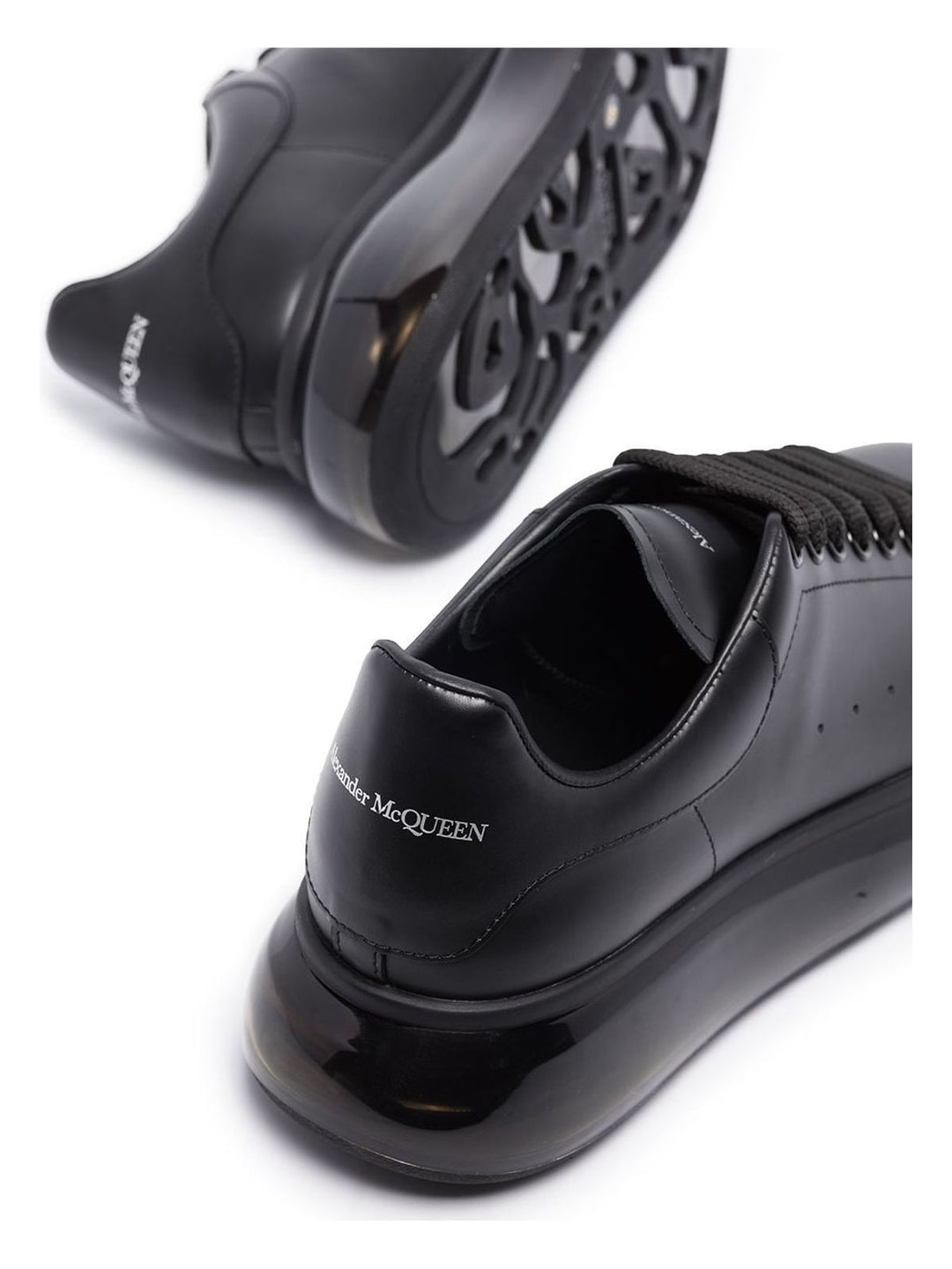 OVERSIZED SNEAKER