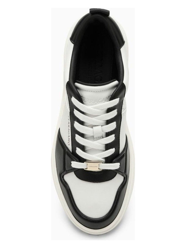 LOW BLACK/WHITE LEATHER TRAINER