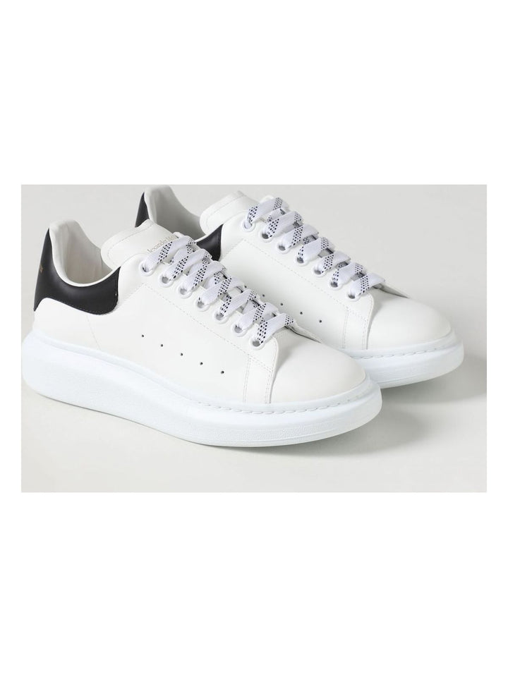 OVERSIZED SNEAKER