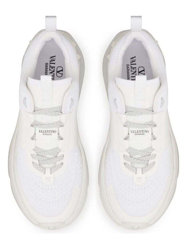TRUE ACT SNEAKERS