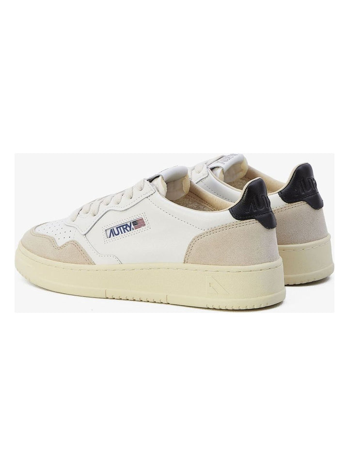 MEDALIST SNEAKERS
