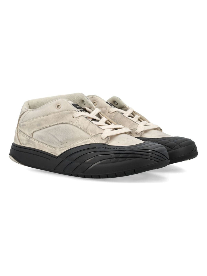 SKATE SNEAKERS