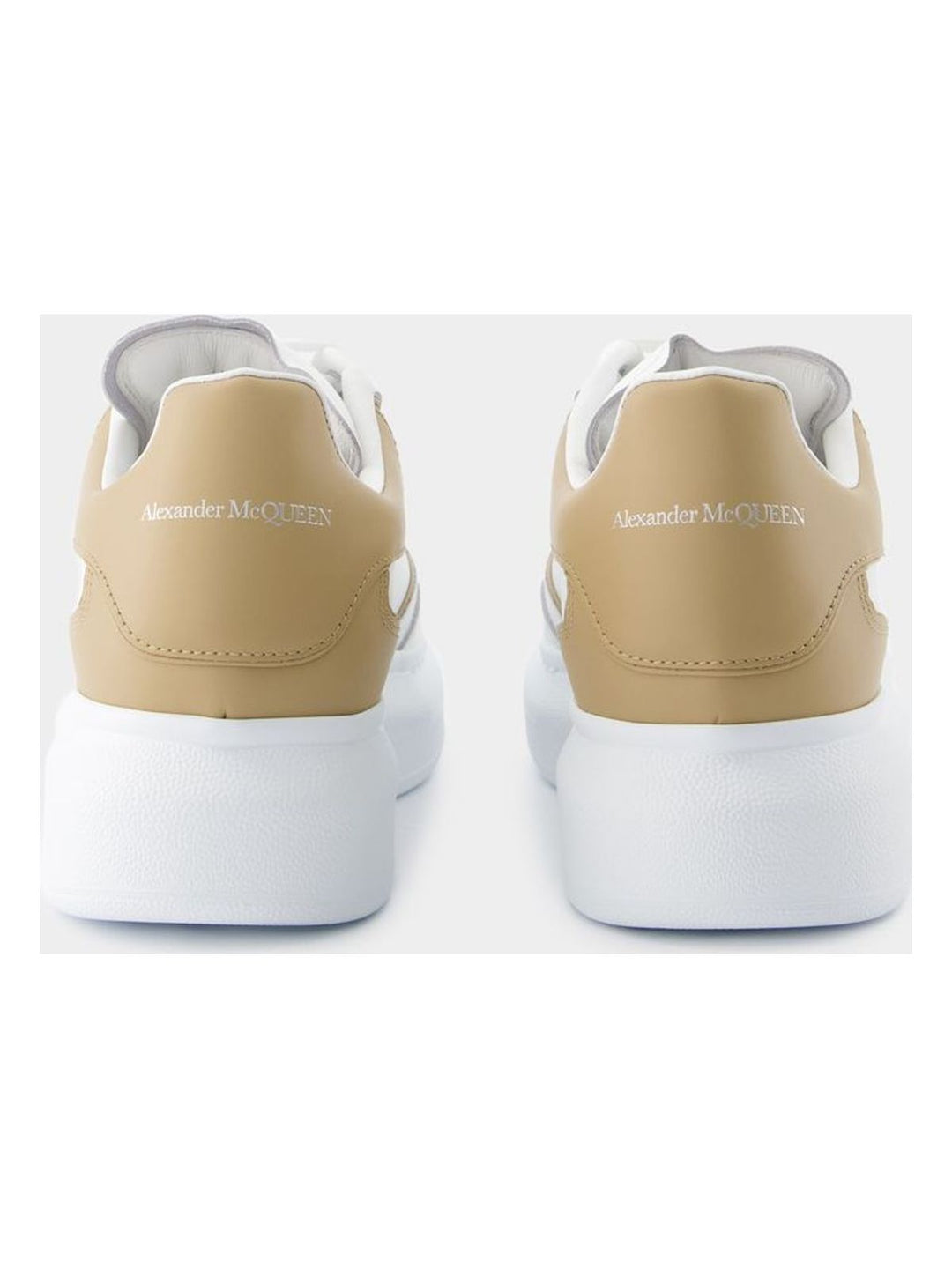 OVERSIZED SNEAKERS
